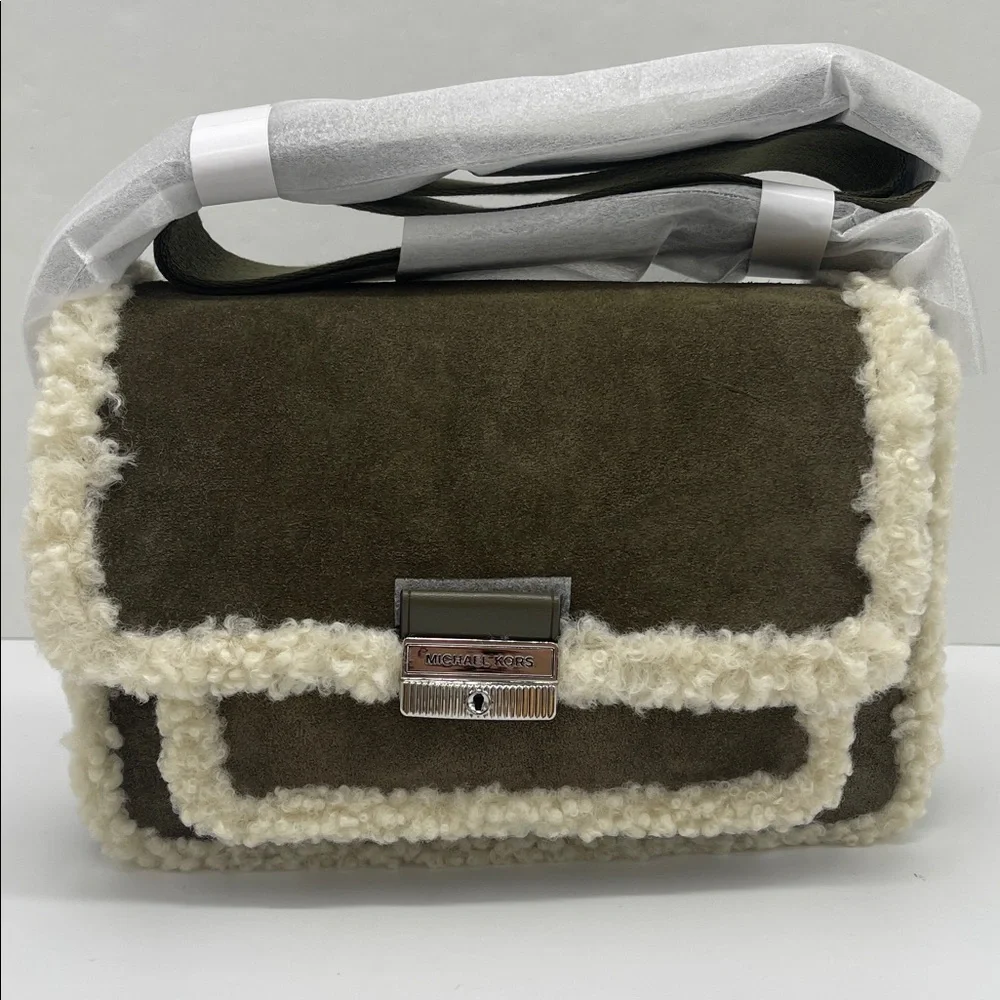 MICHAEL KORS Bradshaw Medium Suede and Faux Shearling Messenger Bag
Olive 
NWT